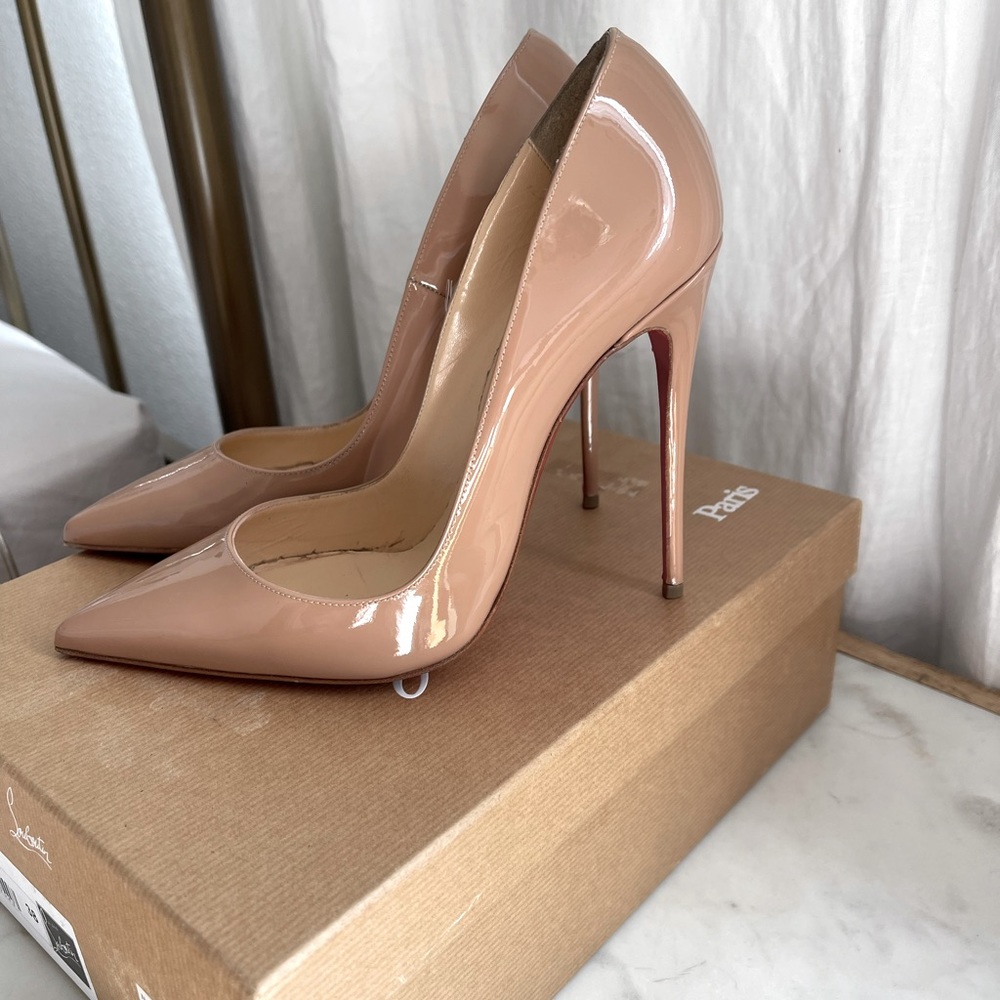 Christian Louboutin So Kate pump